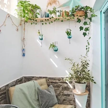 דירה Gorgeous & Charming With Covered Terrace ארסיפה