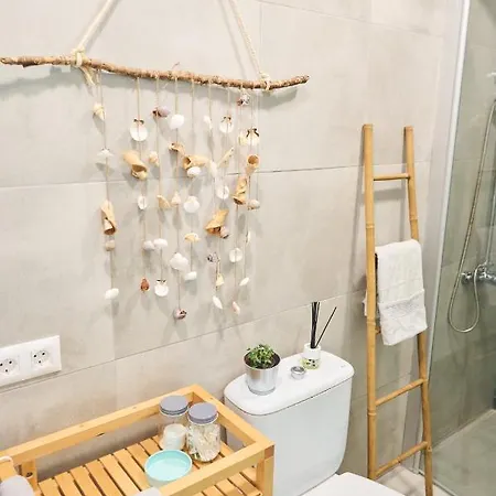 דירה Gorgeous & Charming With Covered Terrace ארסיפה